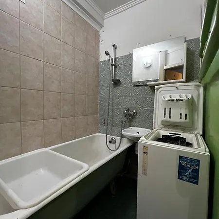Appartement Nice And Cosy Two Bedrooms Parking Balcony